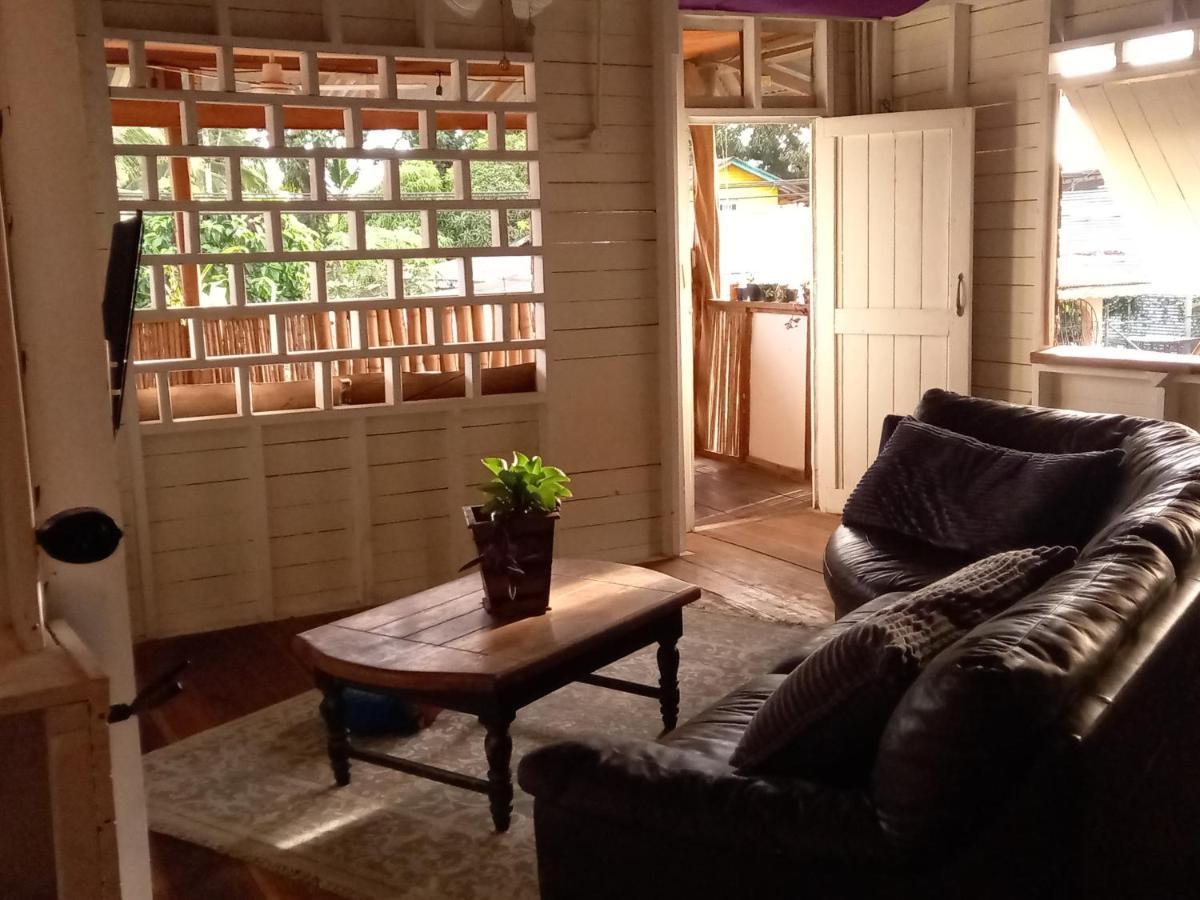 Casa Lumiere Lägenhet Bocas del Toro Exteriör bild